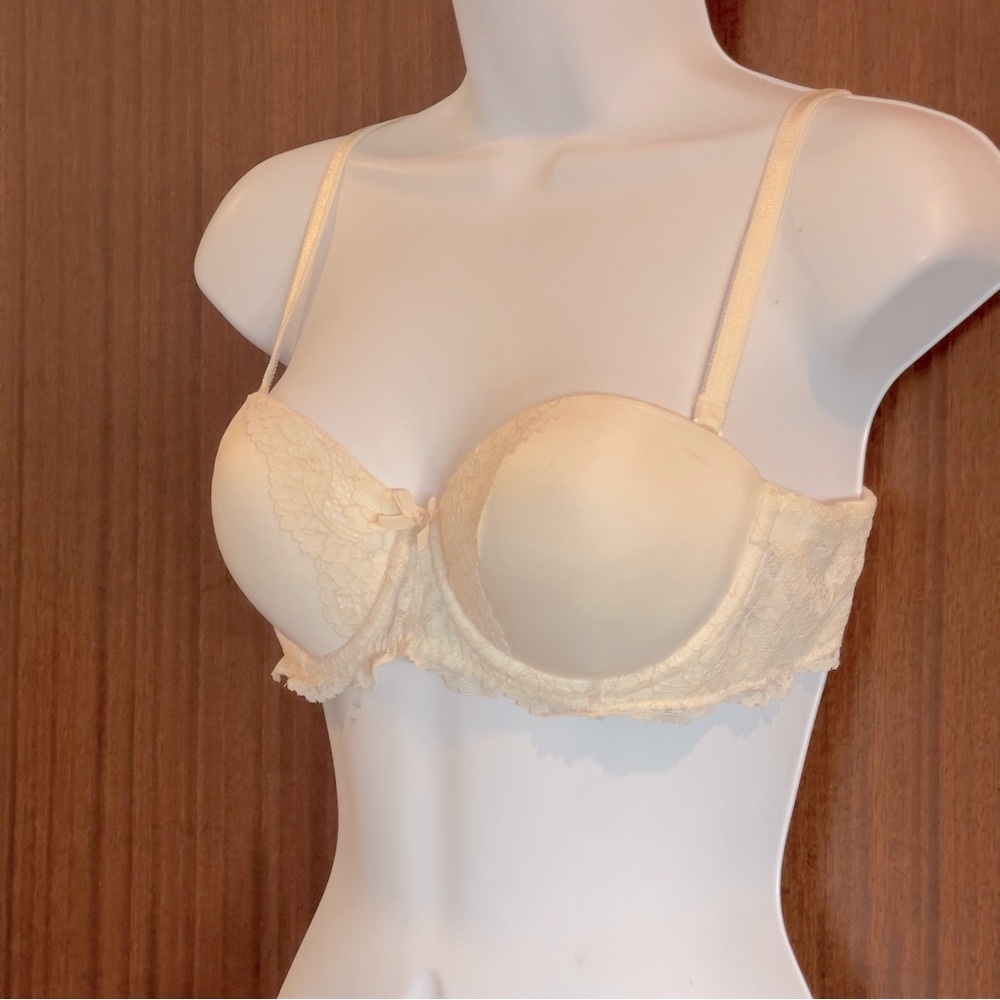 Victoria's Secret Dream Angels White Lace Bra